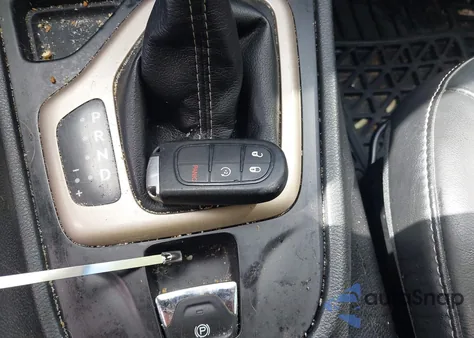 2015 Jeep Cherokee Limited from USA, damaged, VIN 1C4PJLDS0FW515935